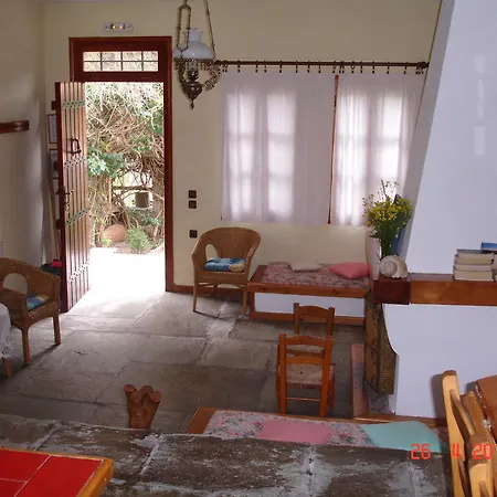 شقة Dina Studio Maisonettes بلاتانياس