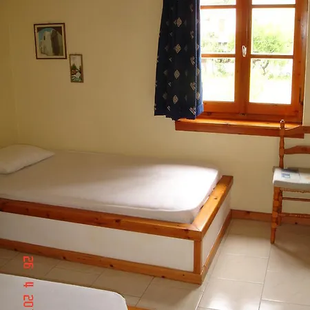Dina Studio Maisonettes بلاتانياس
